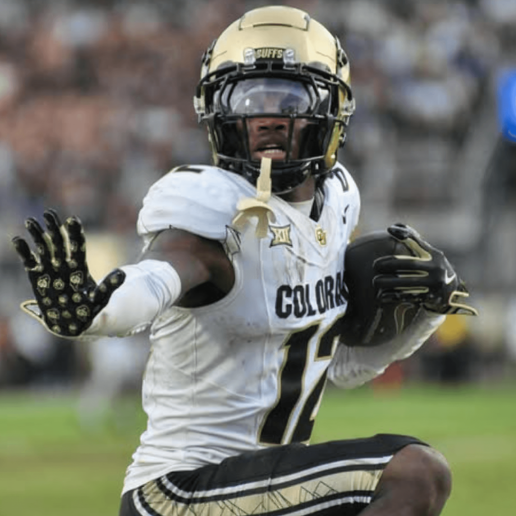 Will Travis Hunter play offense and defense? market image