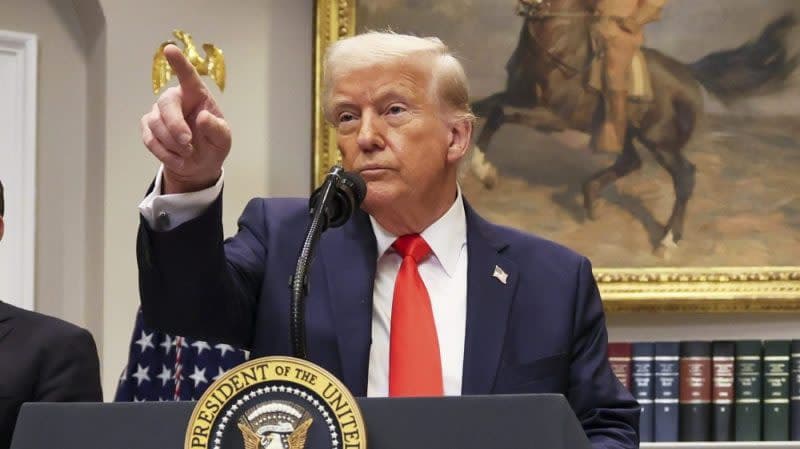 Will Pete Hegseth leave the Trump administration before 2027? market image