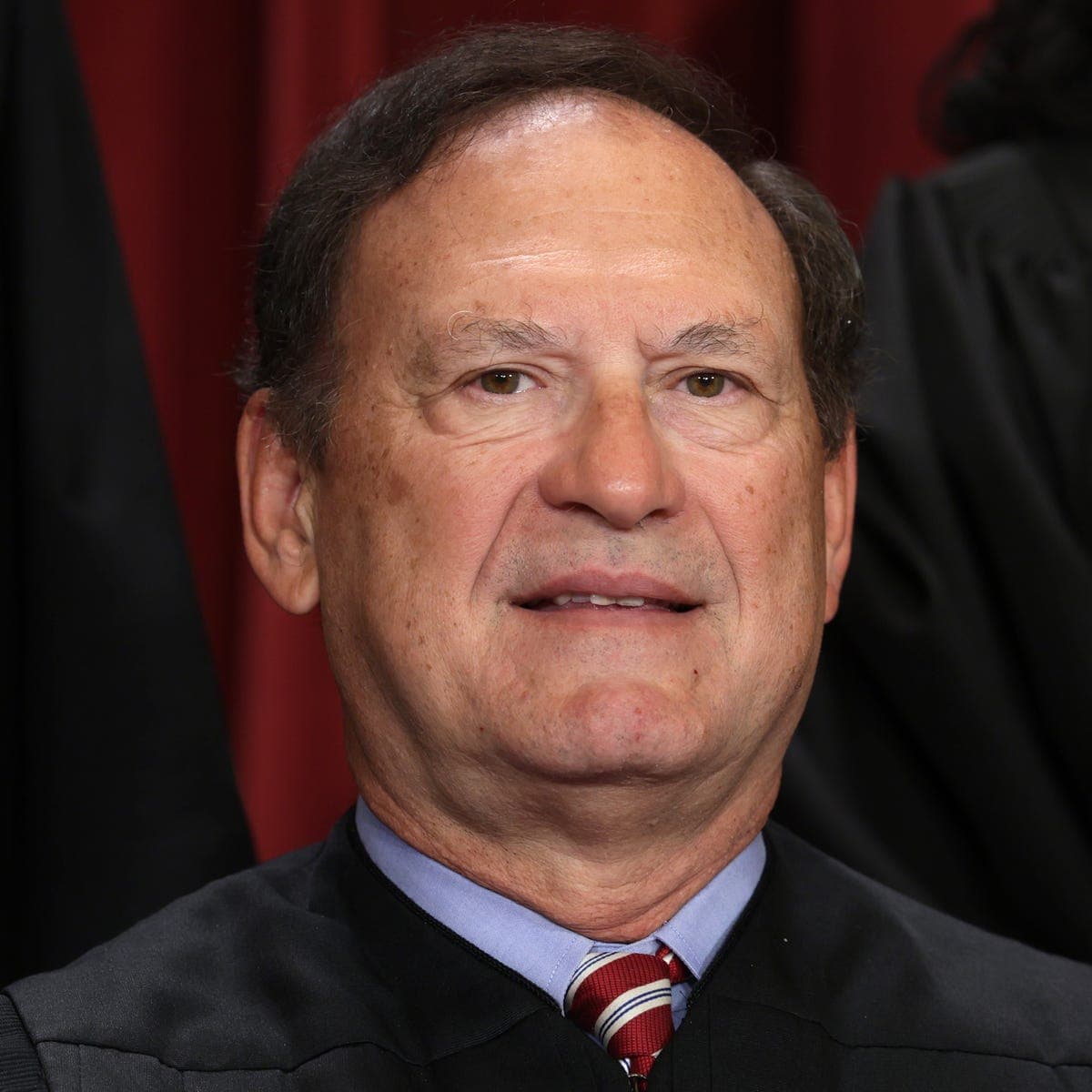 Will Samuel Alito announce his retirement by December 31, 2026? market image